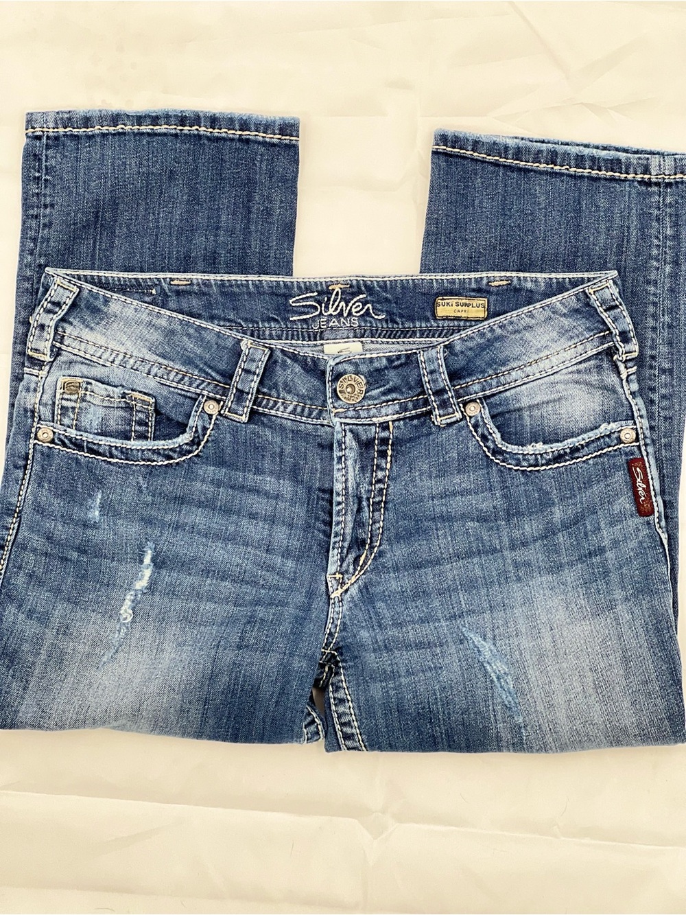 J002 Capri Silver Jeans Women's Dark Blue Cropped Jeans 32" waist
